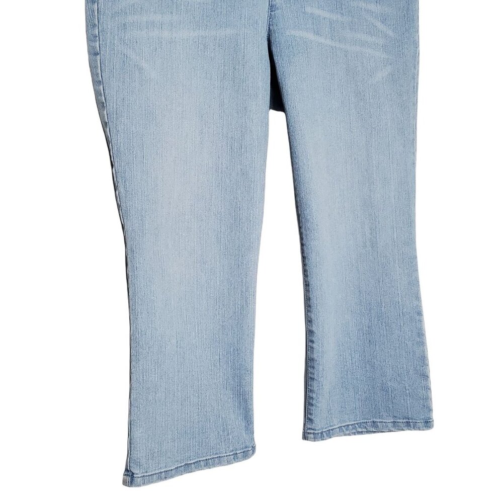Chico's L 12 Size 2 Jeans Cropped Blue Denim Stretch Embellished Pockets Hi Rise - Picture 4 of 9